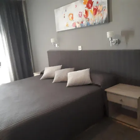 Irenes Tourist Apartment *